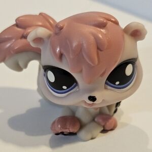 Littlrst Pet Shop Squirrel Figure From The 2024 Generation 7 Hasbro